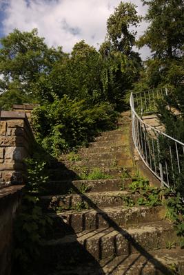 Verborgene Treppe hinter der Öwen-Witt-Halle