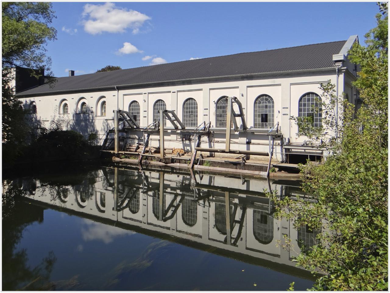 Symbolbild Ausstellung Industriegebäude