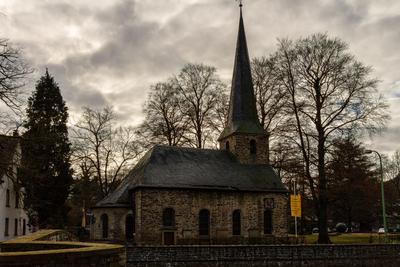 Kirche im Frühling